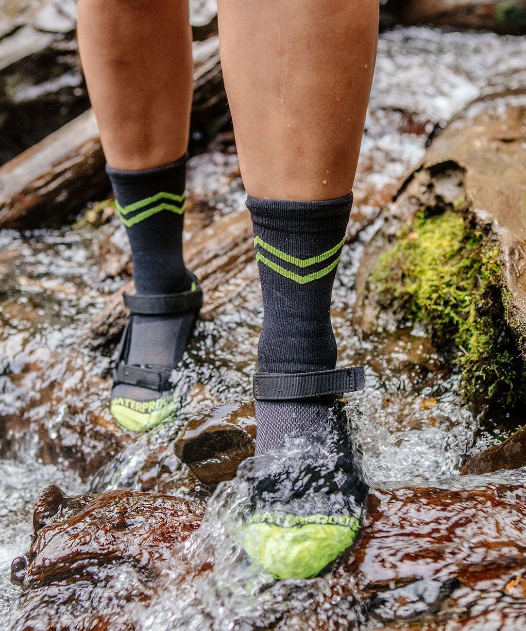 Cross Point Essentials Waterproof Socks: Horizon
