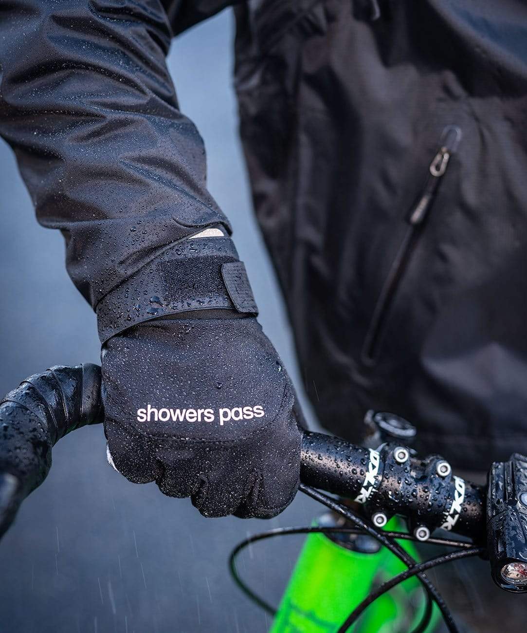 Men's Cross Point Waterproof Softshell Glove TS