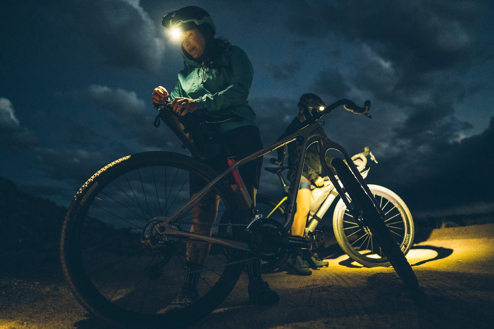 Low Light Riding Tips – Showers Pass, image size:1920x1280